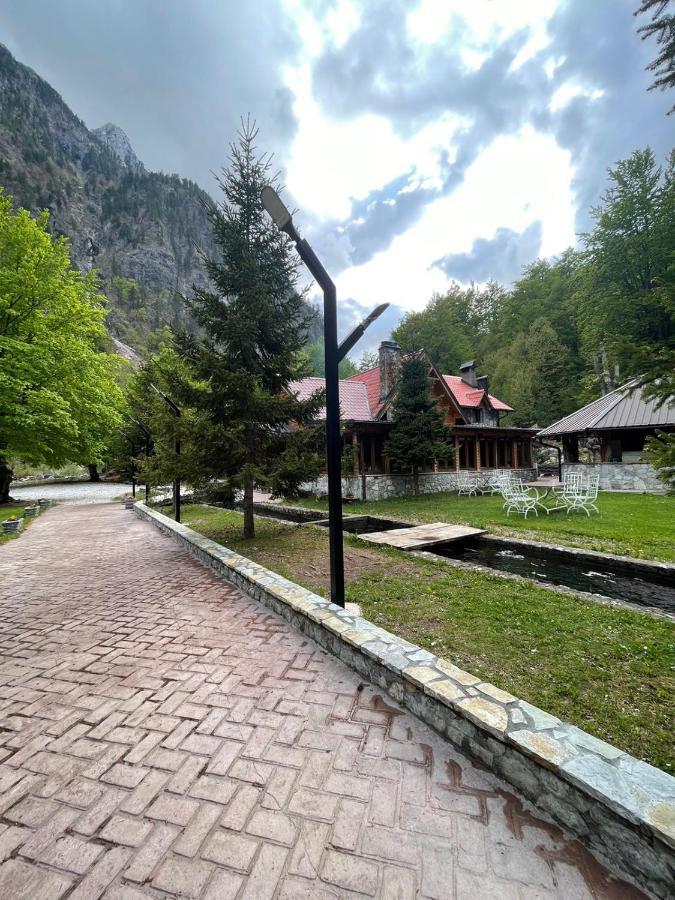 Отель Bujtine-Restorant Rilindja Валбона Экстерьер фото